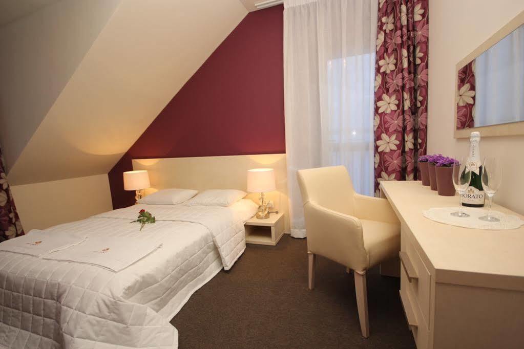 Biala Akacja Resort & Business Prudnik Eksteriør billede